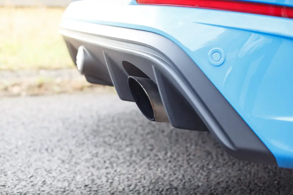 Decoding Your Car's Exhaust Smoke: A Beginner's Guide